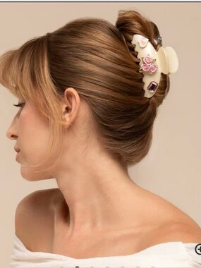 BRAND NEW KitschPop Curved Claw Clip & Charms in Pearlized Cream